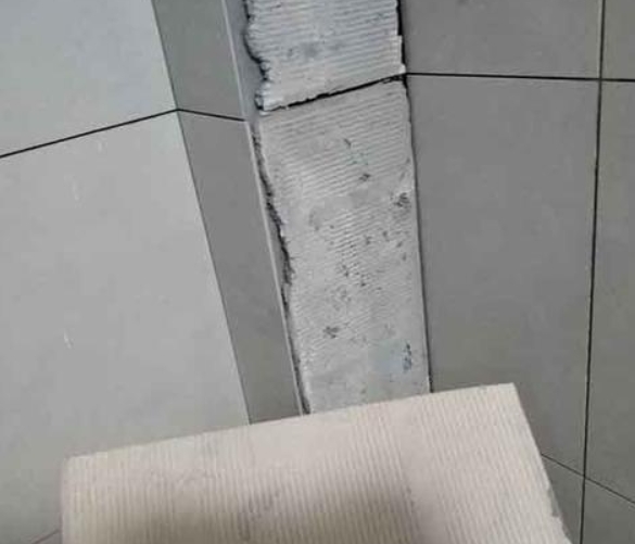 陆河瓷砖空鼓维修公司分享下厨房瓷砖脱落的补救措施。